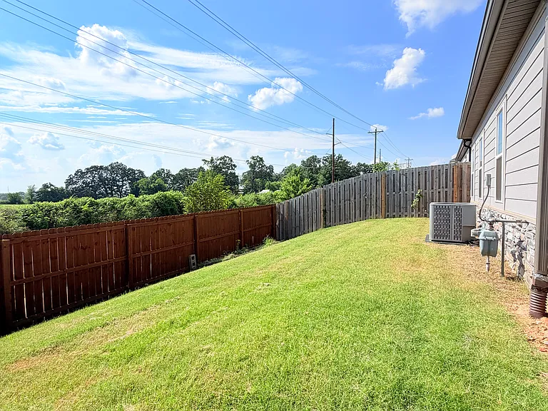 2310 SW Poppy St — Photo 24