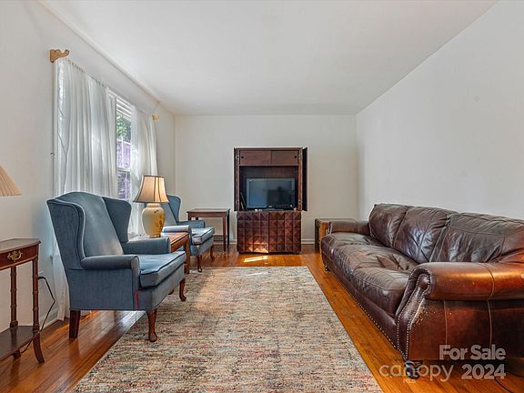 4th image of 6221 Cross Creek Ln
