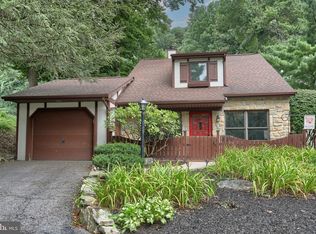 889 Alpine Dr, Hummelstown, PA 17036