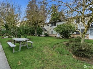 Colonial Heights, Edmonds, WA 98026