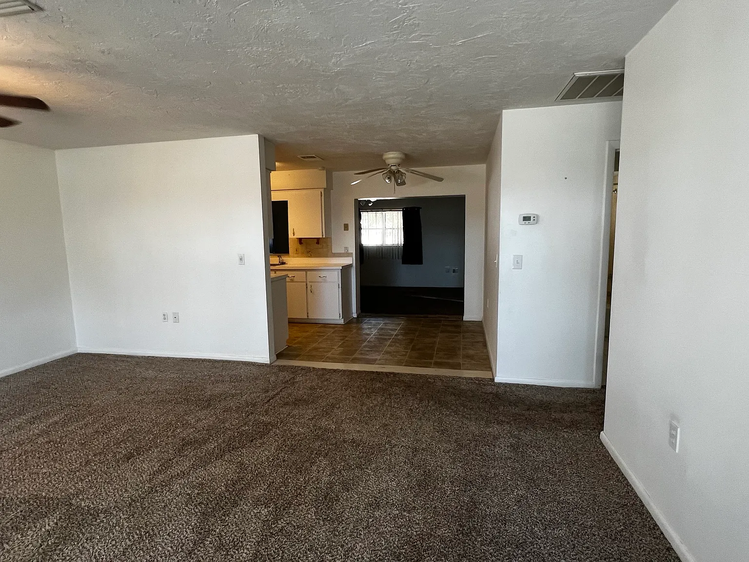 513 S Jackson St — Photo 4