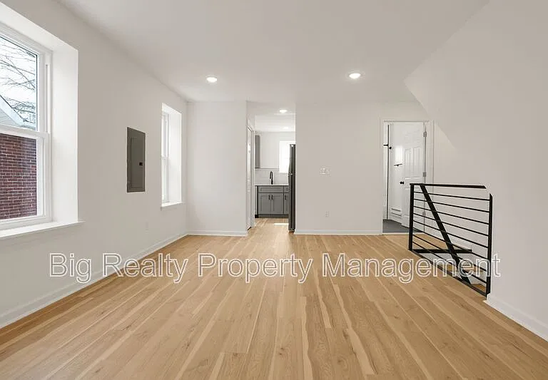 228 Bridge St #2 — Photo 11