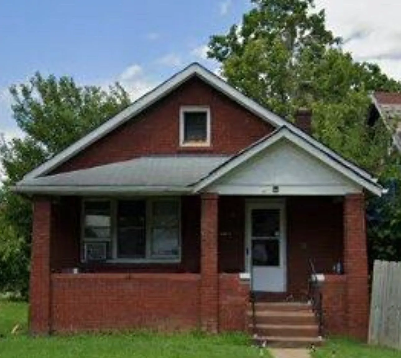 2 bed, 912 sqft, $700 — Photo 1