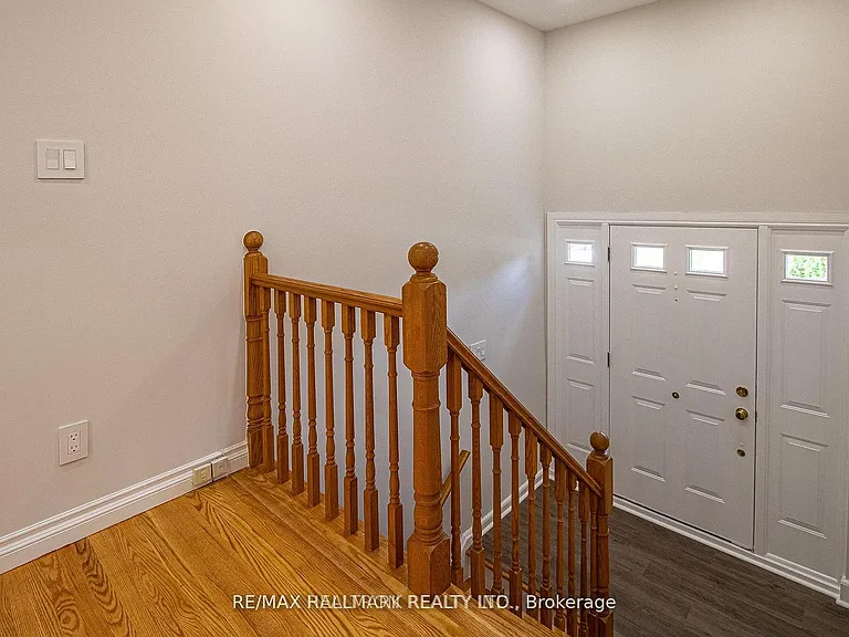 978 Wildwood Dr — Photo 3