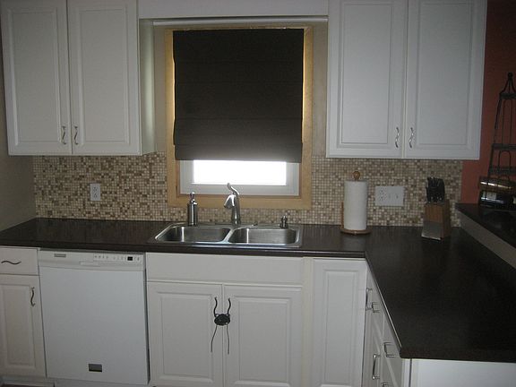4th image of 76 Starlite Ave