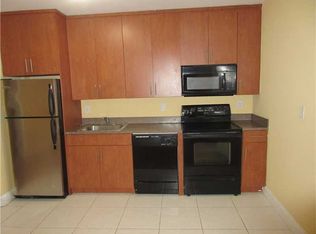 8411 Byron Ave APT 11, Miami Beach, FL 33141