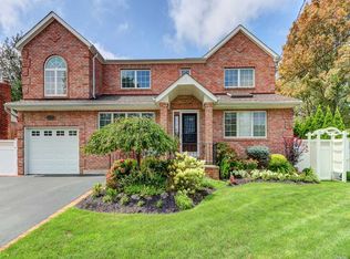 1272 Julia Ln, Bellmore, NY 11710