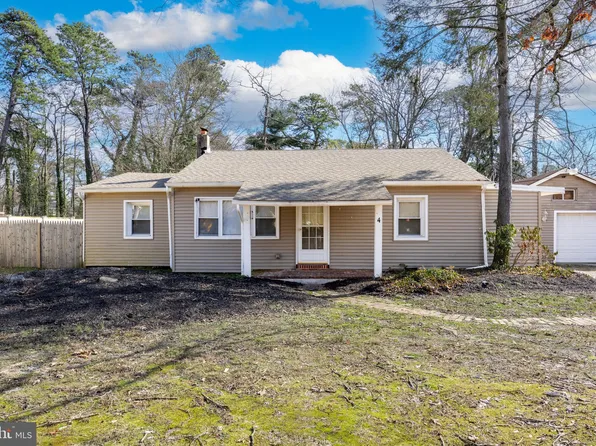 4 E Lakeshore Dr, Browns Mills, NJ 08015