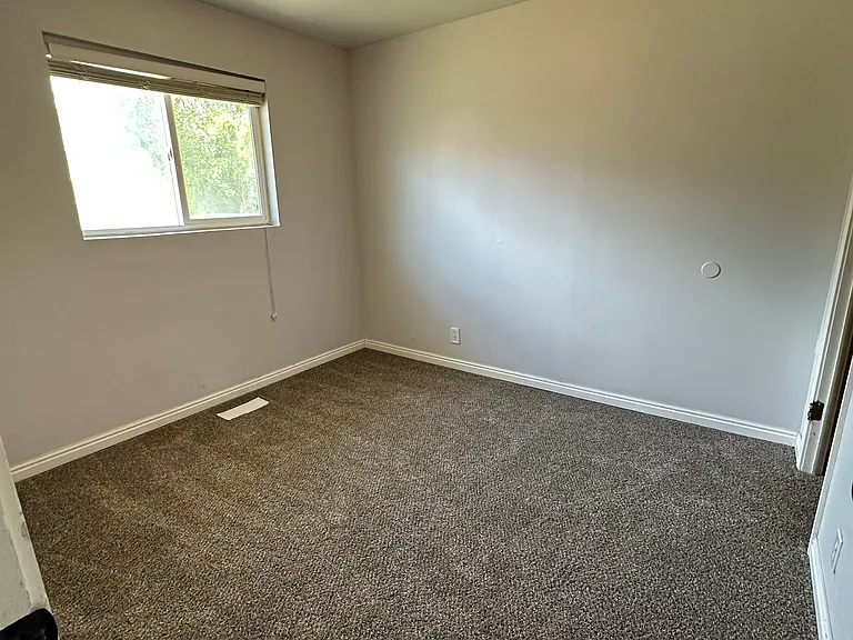 2722 E 7350 S — Photo 14