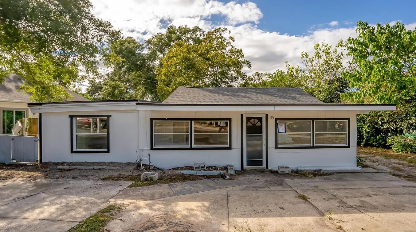 4 bed, 1250 sqft, $2,499 — Photo 1