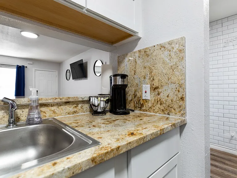 2402 Berry St #7 — Photo 12
