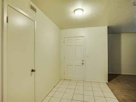 3rd image of 4305 Scottsdale Ln