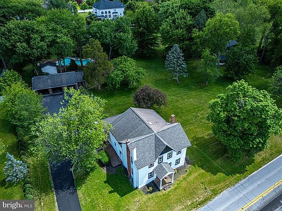 5th image of 1046 S Trappe Rd