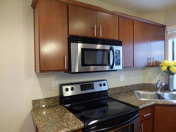 3rd image of 724 E Devonshire Ave Unit 205