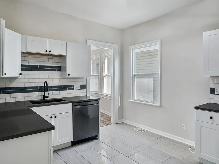 2754 Holmes St — Photo 27