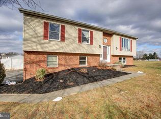 601 Kittatinny Dr, Chambersburg, PA 17202