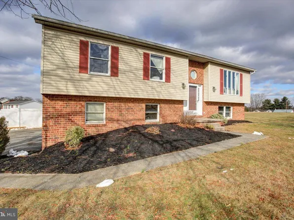 601 Kittatinny Dr, Chambersburg, PA 17202