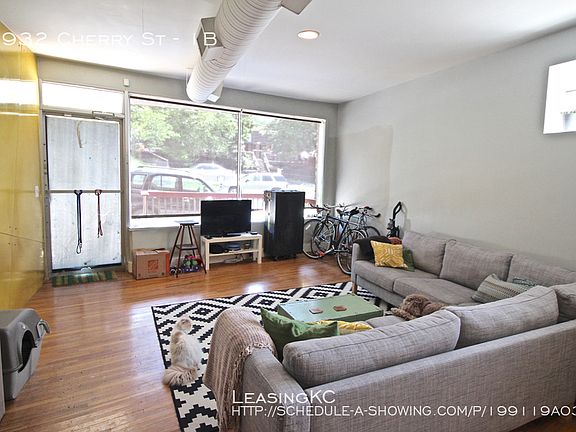 3rd image of 2932 Cherry St #1B