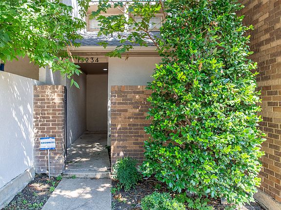 3rd image of 13234 Woodbend Ln