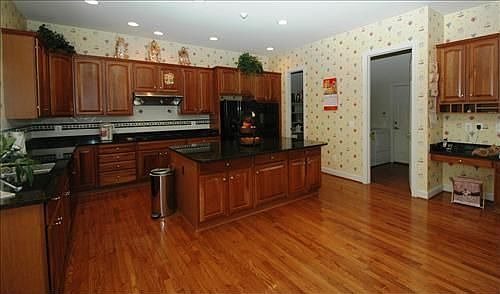 4th image of 4497 Arniel Pl