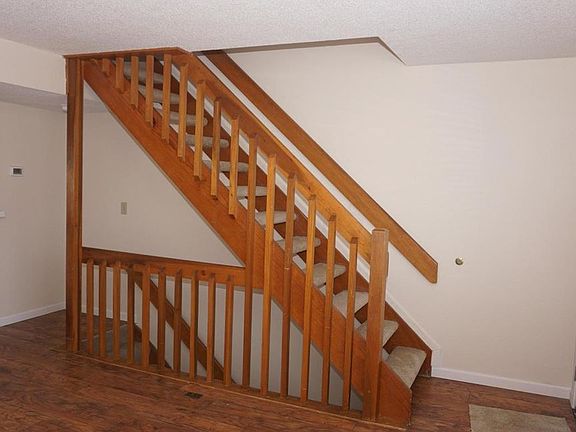 4th image of 4871 Stoneybrook Blvd