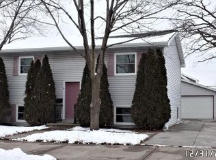 406 W 7th Ave, Oshkosh, WI 54902