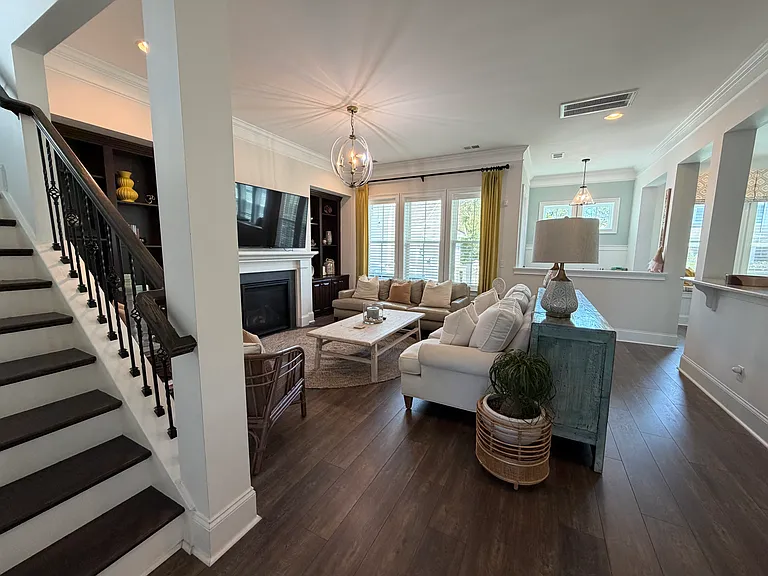 1542 Banning St — Photo 8