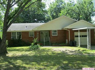 904 Lewis St, Pryor, OK 74361