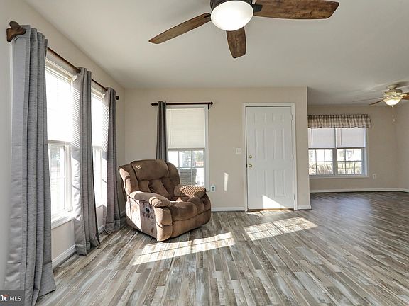 5th image of 17894 Duvall Dr