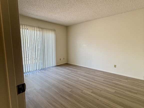 3rd image of 2719 N Columbus Blvd APT 1