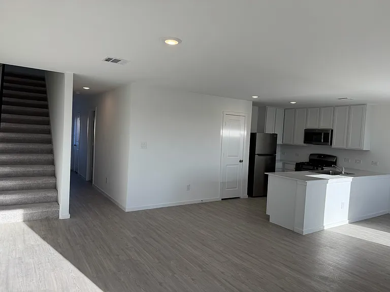 12943 Kathleen St — Photo 13