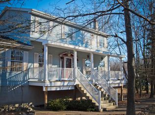 1483 N Rocky Mountain Dr, Effort, PA 18330