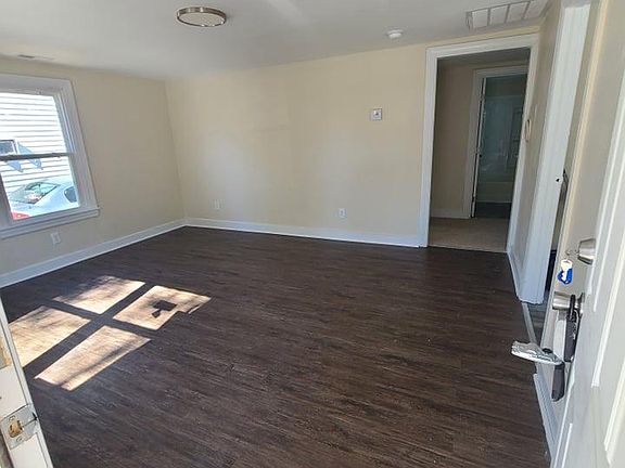 2nd image of 501 Whitaker St