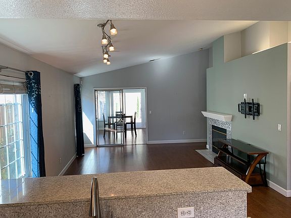 3rd image of 5553 Crimson Cir