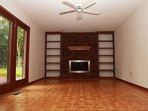 4th image of 2731 Oglethorpe Ct