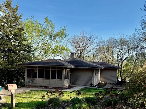 1588 Washington St, Muscatine, IA 52761
