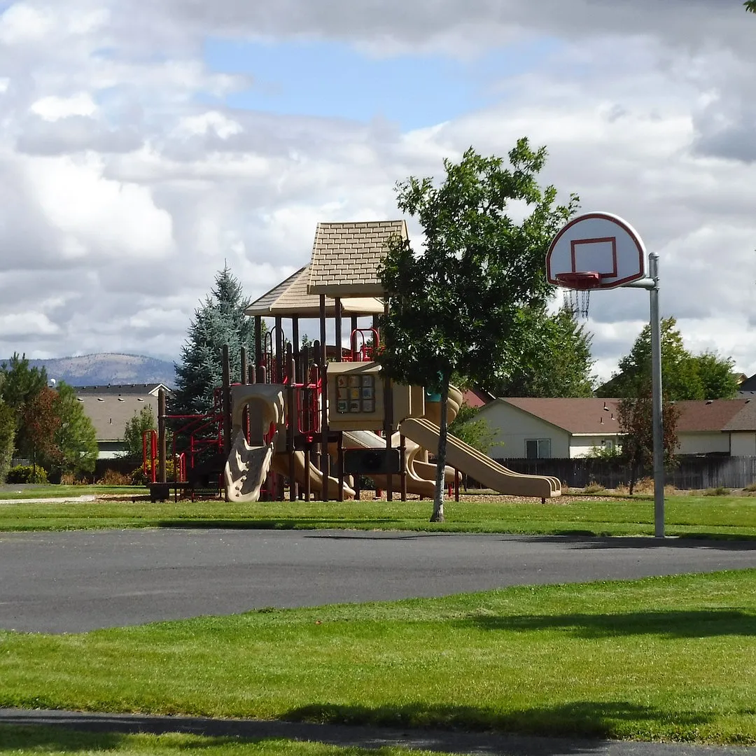 3 Bed/2 Bath Single Level Home NE Redmond — Photo 3