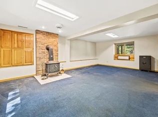 77 Stannard Ave, Branford, CT 06405