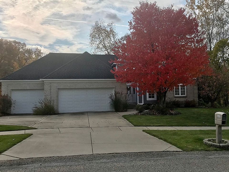 1st image of 6839 Lake Bluff Dr NE