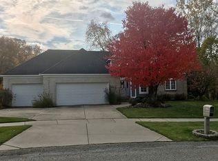 6839 Lake Bluff Dr NE, Comstock Park, MI 49321