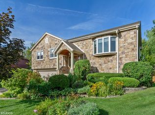 14 Cobblestone Ct, Buffalo Grove, IL