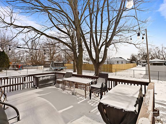 3rd image of 288 Marion Ct