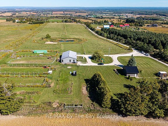 2nd image of 2574 Fairgrounds Rd S #S