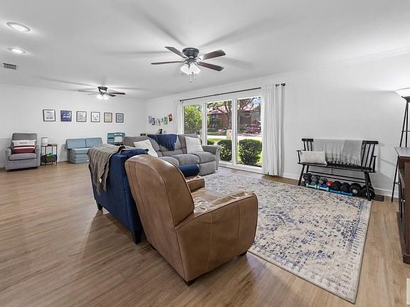 5th image of 309 Palm Valley Dr W