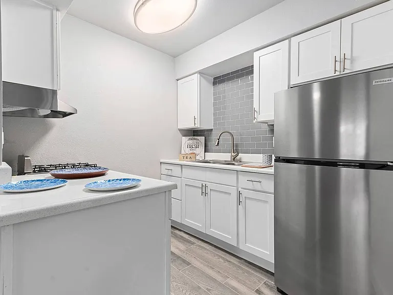 The Enclave Apartment Homes — Photo 3