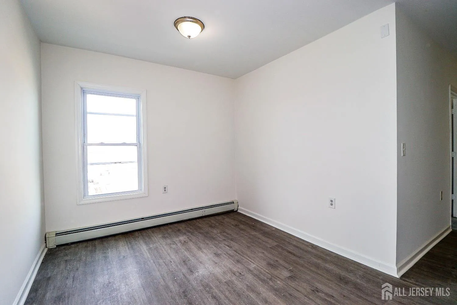 364 Market St — Photo 4