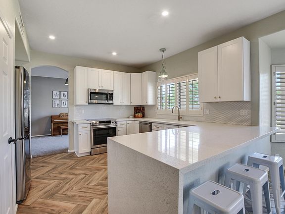 3rd image of 6321 W Tonopah Dr