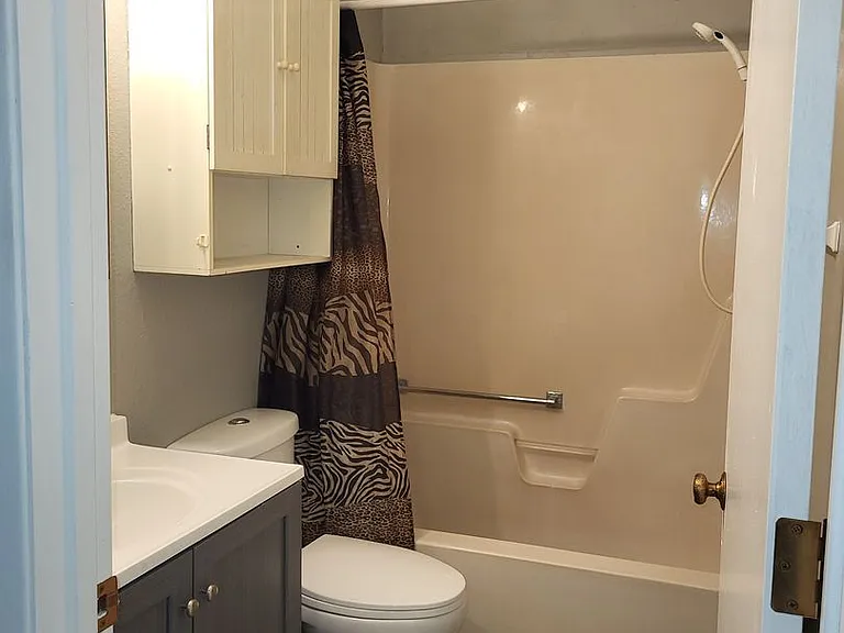 604 Plaza Dr — Photo 4