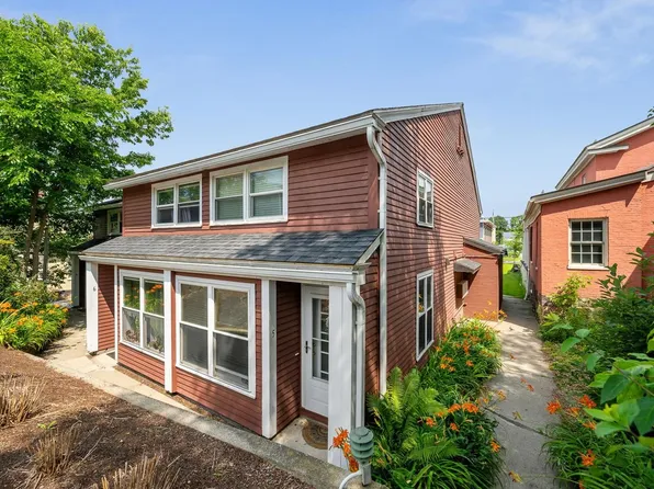 297 College Street #6C, Burlington, VT 05401