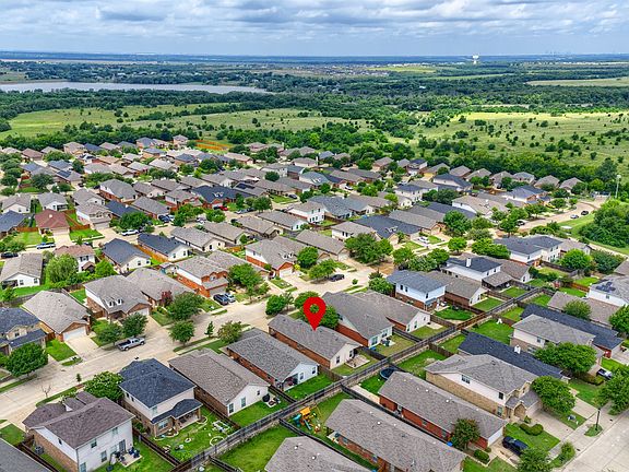 3rd image of 4014 Ridgetop Dr